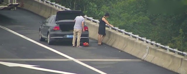 应急车道怎么才能停 应急车道什么情况能停车
