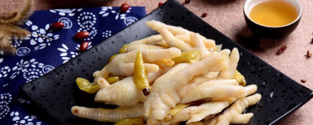 油辣椒酸辣无骨鸡爪怎么做 油辣椒酸辣无骨鸡爪的做法