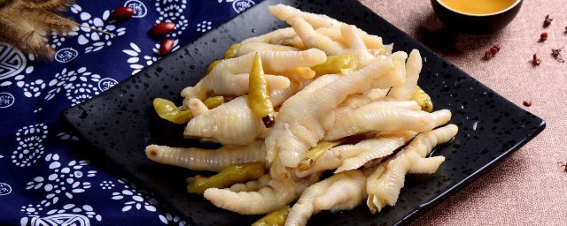 青椒凤爪的做法和配方 青椒红烧鸡爪的制作方法