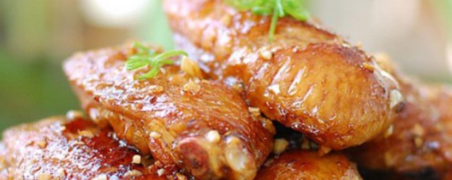 蒜香鸡翅尖做法诀窍 蒜香鸡翅尖怎样做