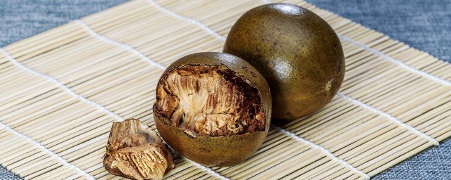 罗汉果泡水喝要去壳吗 罗汉果泡水喝有哪些作用