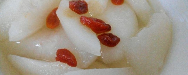冰糖炖雪梨要去皮吗 冰糖炖雪梨有什么作用