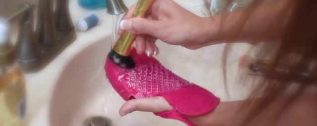 清洗化妆刷的妙招 怎样清洗化妆刷