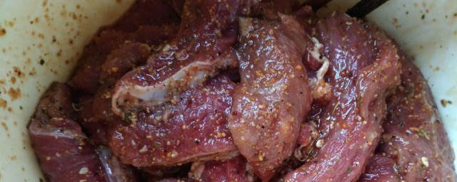 烤牛肉的腌制技巧与配方诀窍 烤肉腌制技巧的做法