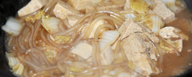 豆腐粉条的制作技巧 白菜豆腐炖粉条的烹饪技巧
