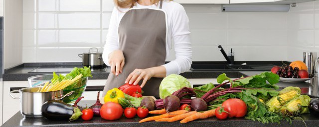 一岁多宝宝胡萝卜炒肉怎样做 合适1岁多宝宝吃的胡萝卜炒肉的做法次序