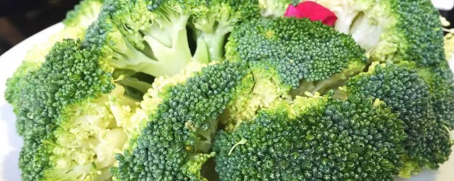 西兰花配龙虾怎样做 怎样做西兰花配龙虾