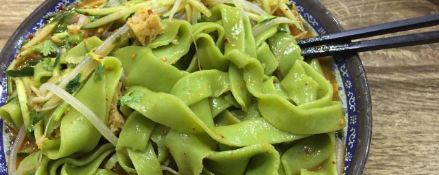 菠菜拌面菜怎么做好吃秘诀 如何做菠菜拌面