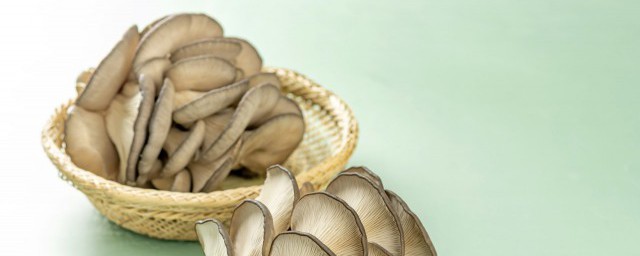 平菇怎样做好吃不油腻 平菇的烹饪技巧