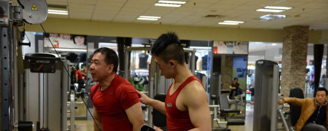 练出8块腹肌的科学快速方式 如何练出8块腹肌