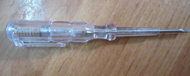 在家里怎样精确使用测电笔 怎样使用测电笔