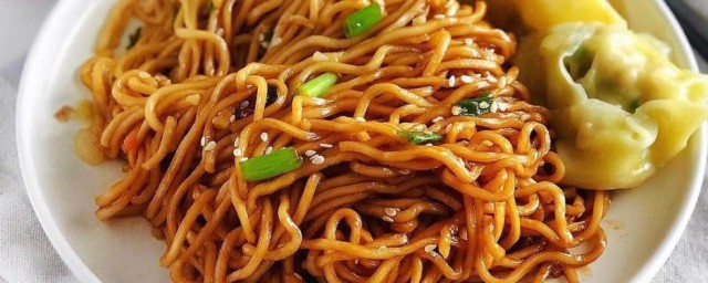 正宗葱油拌面的做法 正宗葱油拌面的制作办法