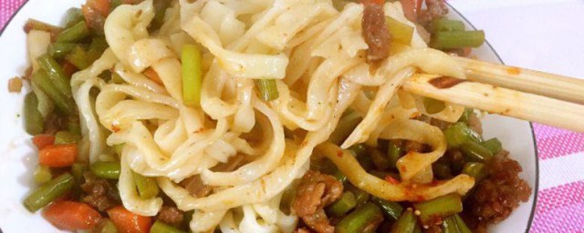 蒜苔肉拌面做法次序 怎样做蒜苔肉拌面