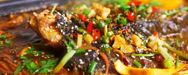 金针菇烤鱼做法次序 金针菇烤鱼需要哪些材料