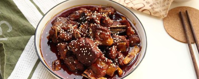 梅子排骨煲饭的做法 怎样做梅子排骨煲饭
