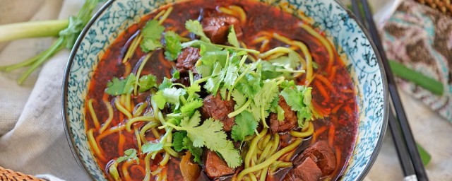 自制川味红烧牛肉面 自制川味红烧牛肉面的做法