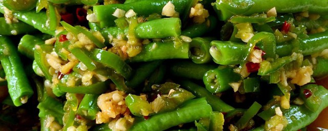 青椒豆角做法次序 青椒炒豆角的做法