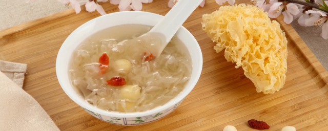 银耳绿豆功效禁忌 简介银耳绿豆功效禁忌