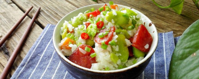 蚕豆焖饭要怎样做好吃 蚕豆焖饭需要哪些材料
