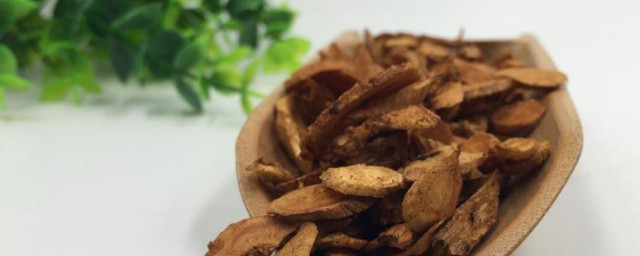蜜炙黄芪功效和作用及禁忌 蜜炙黄芪别名蜜黄芩