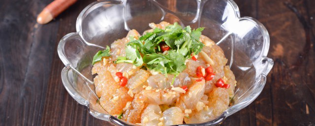 白菜帮拌海蜇怎样做好吃 白菜帮拌海蜇的烹饪技巧