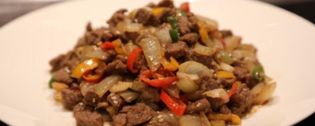 牛肉用啥技巧炒着嫩 怎样做洋葱炒牛肉