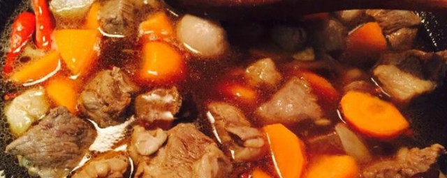 羊肉炖红萝卜和番茄如何做 羊肉炖红萝卜和番茄的做法