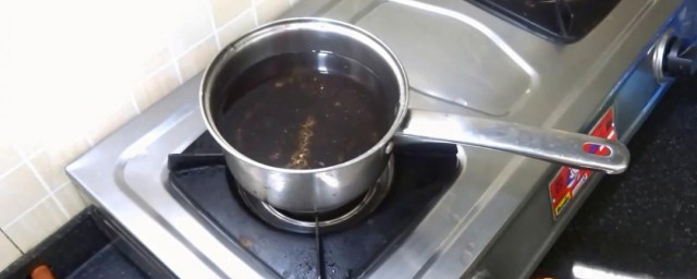 去锅底烧焦黑垢的小妙招 去锅底烧焦黑垢技巧
