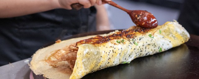 煎饼果子制作技巧和配方 煎饼果子怎样做好吃