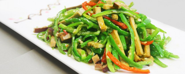 尖椒炒香糕的做法 如何制作尖椒炒香糕