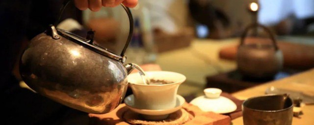 且将新火试新茶寓意 且将新火试新茶的意思