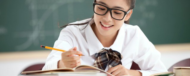 谈笑自若是什么意思 谈笑自若含义简介