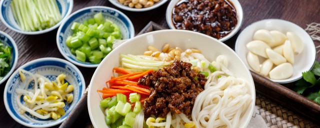 土豆炸酱面酱料怎么做好吃 土豆酱的做法
