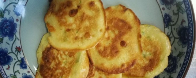 红薯鸡蛋饼的做法 鸡蛋红薯饼怎样做