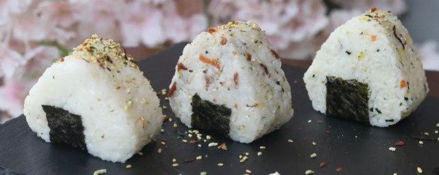 荞麦扁团的做法次序 荞麦饭团的家常做法分享