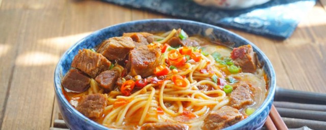 怎样制作香辣红烧牛肉面 怎样制作香辣红烧牛肉面