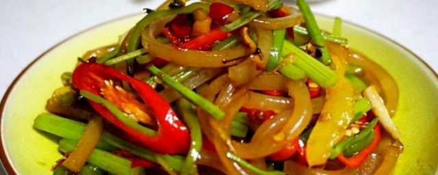 用猪肉皮炒蒜苗该怎样做 制作猪肉皮炒蒜苗的技巧