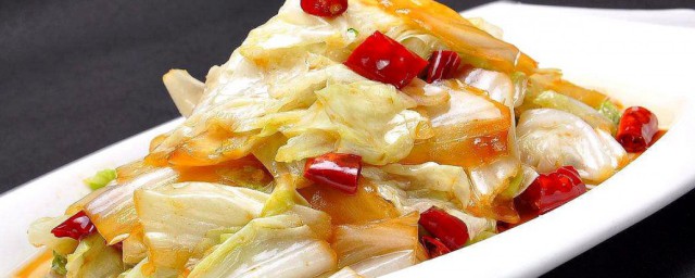 酸辣白菜怎样做不发黑 酸辣白菜不发黑做法