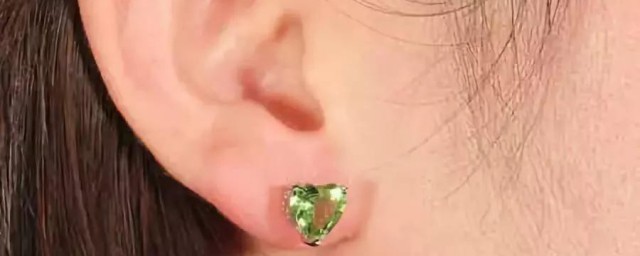 打耳洞戴什么材质不容易发炎 打耳洞带什么耳钉不容易发炎?