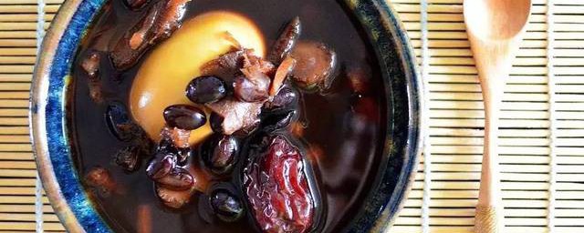 鸭肉加黑豆的功效与作用及禁忌 鸭肉加黑豆对身体的益处和注意事项