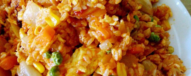 如何制作好吃的辣白菜芝士炒饭 制作好吃的辣白菜芝士炒饭的步骤