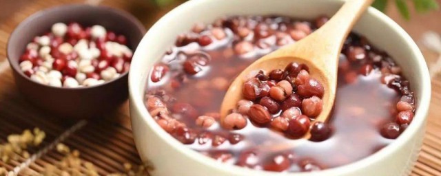 早上喝红豆薏米水行吗 早上喝红豆薏米水有问题吗