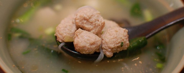 酸辣牛肉丸汤怎样做 酸辣肉丸汤的家常做法分享
