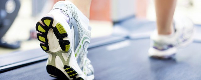 男生800米跑步技巧 男生800米跑步有什么技巧