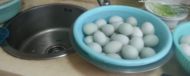 咸鸭蛋煮饭做法次序 怎样做咸鸭蛋煮饭