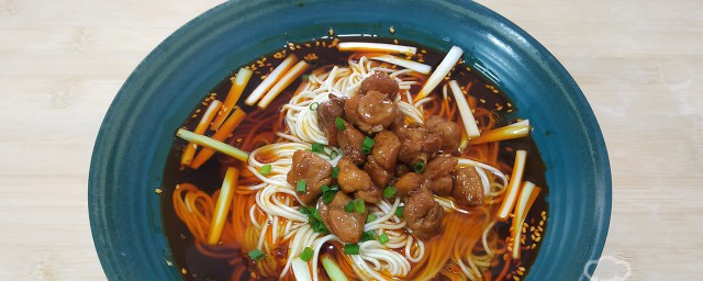 牛肉面怎样做才好吃 简单做牛肉面的技巧