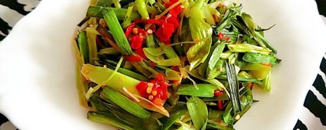 腌大蒜叶的技巧和配料 大蒜叶家常腌制技巧分享