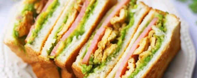 面包片夹鸡蛋火腿怎样做 面包片夹鸡蛋火腿的做法