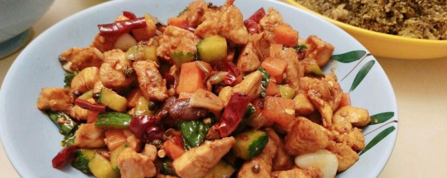 鸡腿肉炒鸡丁做法次序 鸡腿肉炒鸡丁需要什么材料