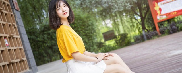 女宽松t恤穿搭技巧 怎样搭配女宽松t恤